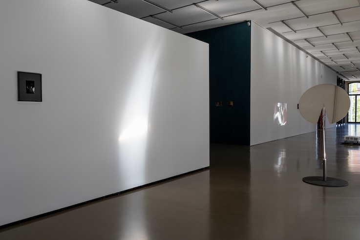 Repeatedly failing to align with light<br>Camera Austria 2025<br>Foto: Markus Krottendorfer