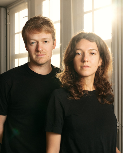 Porträt Ana Zibelnik und Jakob Ganslmeier. Foto: die Künstler*innen.